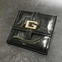 グッチ　GUCCI　折りたたみ財布　二つ折り　Gロゴ金具　Wホック　エナメル　黒