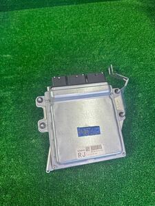 0037-220223 スカイライン　V36 ECU エンジンコンピューター 日産　NISSAN (B)