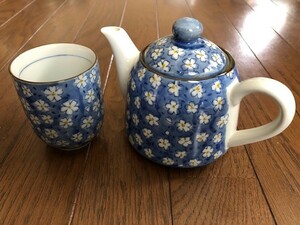 急須　湯呑　セット　はな窯　茶器　桜　さくら　白、藍色　お1人様用　お茶　煎茶　ほうじ茶　番茶 緑茶 玉露 冠茶 玄米茶　送料無料