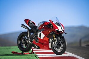 BT MOTO 社製 ECU書き換えソフトウエア DUCATI V4R 2023～2025 年式