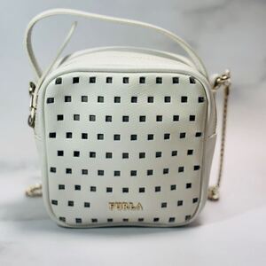 FURLA/フルラ白ホワイト２Wayパンチングレザーチェーンミニショルダーバッグ