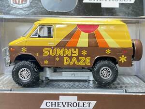 M2 Machines 1971 Chevrolet Van G10 Sunny Daze 4x4 M2マシーン シボレー バン シェビーバン オフロード アメ車 ミニカー