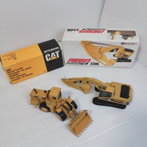 希少品 REGA 320B CAT 新キャタピラー 三菱 油圧ショベルカー CAT 1/50 988F キャタピラー ミニカー 2個セット