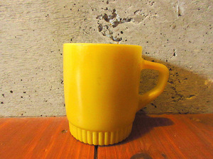 Fire King●リブボトムマグマスタード●240122k9-frkファイヤーキングマグカップコーヒー雑貨USA製ミルクガラス