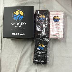 ge381 送料無料！動作品 ネオジオミニ NEOGEO mini 本体 + NEOGEO mini PAD(黒) + NEOGEO mini PAD (白) + HDMIケーブル 計4点セット