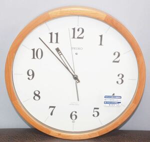 未使用 稼働品 電波時計 掛時計 SEIKO 木製枠 連続秒針 暗所秒針停止 KS295A