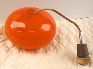 レトロポップ照明器具　オレンジ色硝子シェードペンダント照明　ガラスシェード