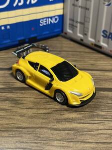 ●◎ルノー メガーヌ トロフィー 黄色 キーホルダー◎●カーアクセサリー ミニカー ハンドメイド 加工品 雑貨 RENAULT