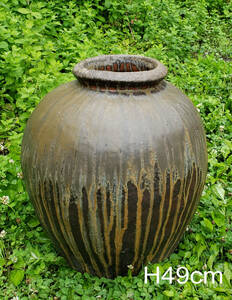自然釉の景色の美しい越前大壺
