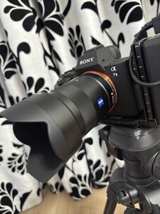 Sony A7II 本体　レンズ2本、バッテリー2本、充電器、三脚　紙箱なしソニー