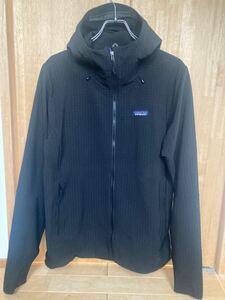 今期定価3万円　パタゴニア R1テックフェイス　STY83576 フーディ メンズ Mサイズ Patagonia 美品