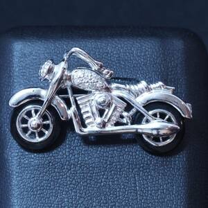 F3395《motorcycle》バイク 天然上質ダイヤモンド０.１０ct 最高級K18WG無垢ユニセックスブローチ・TOP 新品 重量9.21g サイズ39.9x21.8mm