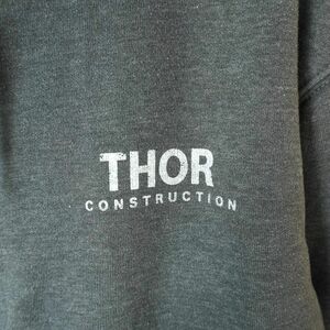 カーハートCarharttジップパーカー厚手フーディジャケット裏地ボア内ポケット企業系ロゴ両面プリントthor construction灰色グレー40328