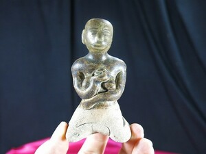 B　宋胡禄婦人像　１５～１６世紀頃　サワンカローク　すんころく　陶器　タイ王国　遺跡発掘品　シーサッチャナーライ　母子像