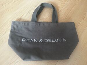 DEAN&DELUCA 2020年　チャリティートートバッグサイズS 色　オリーブ　USED品　限定品