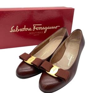 Salvatore Ferragamo フェラガモ パンプス ヴァラ ブラウン系 金具ゴールドカラー 5 1/2 C 23センチ