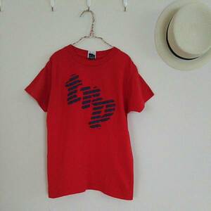 n0058 良品 usa ◆red peanuts◆ 米国製 Tシャツ　半袖カットソー 綿100% サイズM 丸胴仕様 筒状 Tシャツ