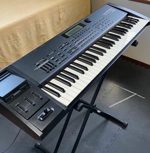 Roland XP60 シンセサイザー美品　　　　　　　　　イタリア製QUIK LOK スタンド付き