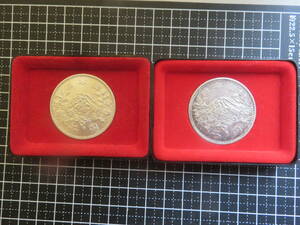 1964東京オリンピック1000円銀貨×2枚（美品）高級、黒ケース入り