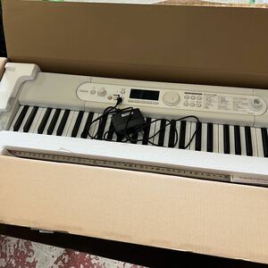 西542 ほぼ未使用 CASIO カシオ LK-526 光ナビゲーション キーボード 電子ピアノ 電子キーボード 美品 鍵盤楽器 箱 保証書 音出し確認済み