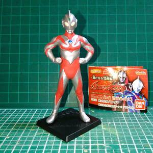 現在入手困難価格高騰！　バンダイ　2005年　ガシャポン　HGウルトラマン44　「ウルトラマンネオス」ヒーロー・ギャラリー台座付き　