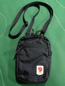 ▲FJALLRAVENフェールラーベン リサイクルナイロン素材 ショルダーポーチ High Coast Pocket ブラック 美品!!!▲