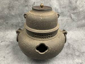 【 レトロ 茶道具 風炉釜 鉄釜 】荒肌 茶道 鉄釜 摘み飾り 金属工芸 工芸品