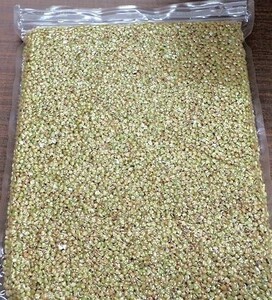 2023年度産　信州産　そばの実 (蕎麦の剥き身）鬼殻を外した状態　　900g　ヤマトネコポス送料込　1250円(0)