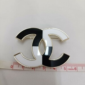 1円 シャネル CHANEL ブローチB23S アクセサリー ココマーク ゴールド 白 黒 ホワイト ブラック