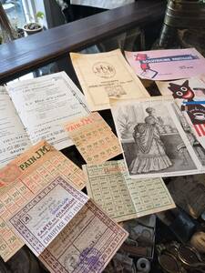 フランス　アンティーク　古い紙いろいろ　コンサート　１９２７年　チケット　ビュバー Cafes　と　Solutricine!