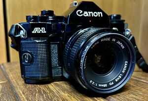 Canon キャノン フィルムカメラ A1 FD レンズセット 美品＋おまけいろいろ　お買い得。