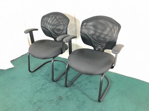 送料無料【米軍放出品】オフィスチェア 2脚 デスクチェア イス アームチェア GLOBAL UPHOLSTERY (240) BH7EM-W#24