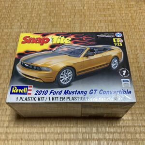 レベル　2010Ford mustang マスタング　GT コンパーチブル　未組立