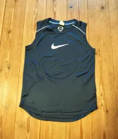 NIKE　ノースリーブ　Ｓサイズ