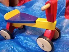 キッズ、おもちゃ、木製、三輪車、４輪車。