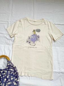 ☆☆送料無料　GU 半袖Tシャツ アイボリー　サイズS