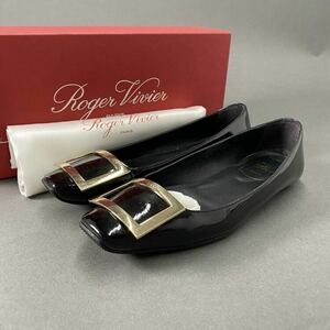 ◯3c1 Roger Vivier ロジェヴィヴィエ イタリア製 フラットパンプス シューズ スクエアトゥ 金具 36 ブラック パテントレザー