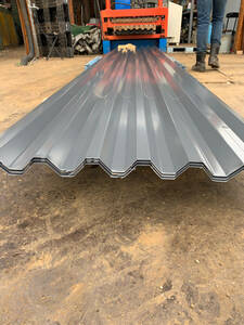 ガルバリウム鋼板　屋根材　折板金属屋根30タイプ 　幅820mm ０.5ミリ厚　 トタン波板の加工販売　