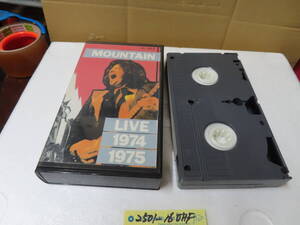 2501-16　VHFビデオテープロック、MOUNTAIN LIVE1974～1975になります。