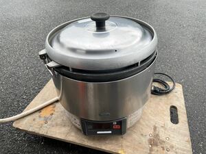 ☆中古品 リンナイガス炊飯器 都市ガス RR-30G2 2015年 3升 6L 幅480×奥行400×高さ460mm 動作問題なし 厨房 ☆