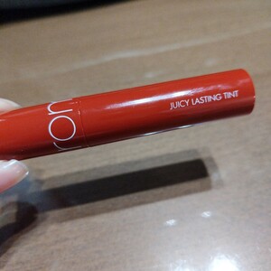 rom&ndのJUICY LASTING TINT　13