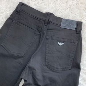 【美品】アルマーニ ストレートパンツ ストレッチ イーグルロゴ レザーパッチ チノパン ARMANI JEANS ジーンズ デニムパンツ ブラック W32