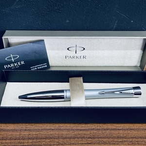 送料無料 ほぼ新品 PARKER パーカー ボールペン シルバー 定価3000円 筆記用具 /510570在★9