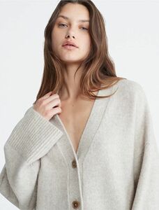 新品タグ付未使用 M【Calvin Klein（カルバンクライン）】オフ白 Vネックカーディガン オーバーサイズ リラックスフィットメリノウール混