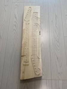 フレイムメイプル 縮み虎杢　ギターネック材　ボディー材　トップ材guitar neck Curly maple カーリーメープル 「柾目」「最高級」