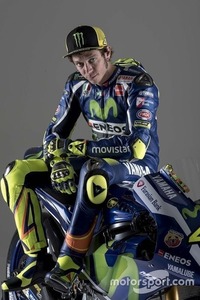 海外 高品質　送料込み　バレンティーノ・ロッシ VR46 MOTOGP レザーレーシングスーツ　サイズ各種　パンチング　レプリカ カスタム 11