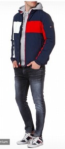 【美品】 TOMMY HILFIGER DENIM 中綿 ナイロンジャケット　/ タイト 細身 スリム ジャケット ブルゾン ダウン コート