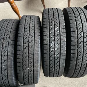 195/80R15 107/105L LT ブリヂストン BRIDGESTONE BLIZZAK VL1 中古スタッドレス　　タイヤ4本　2018年製