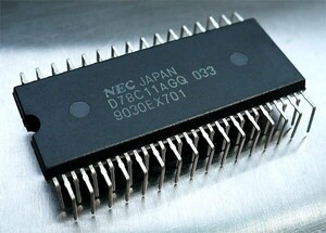 NEC uPD78C11AGQ (8bit MPU・uCOM-87系・A/D Conv内蔵) [C]