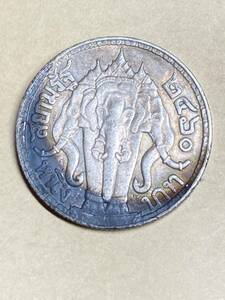 タイの1バーツ銀貨　タイ仏暦2460年　西暦1917年　極美品　トーン　希少　レアコイン　古銭　アジア　外国コイン　海外の銀貨